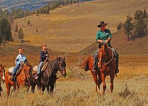 horseback-rides-yellowstone-national-park | Destination Montana