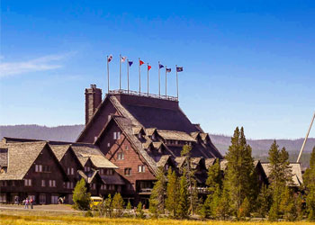 Where to Stay in Yellowstone Park